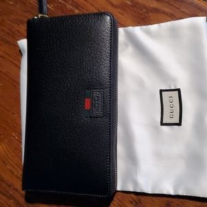Gucci web black full zip around wallet bag